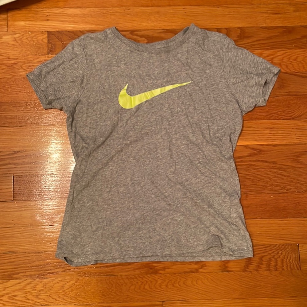 Nike Women’s Slim Fit Tee